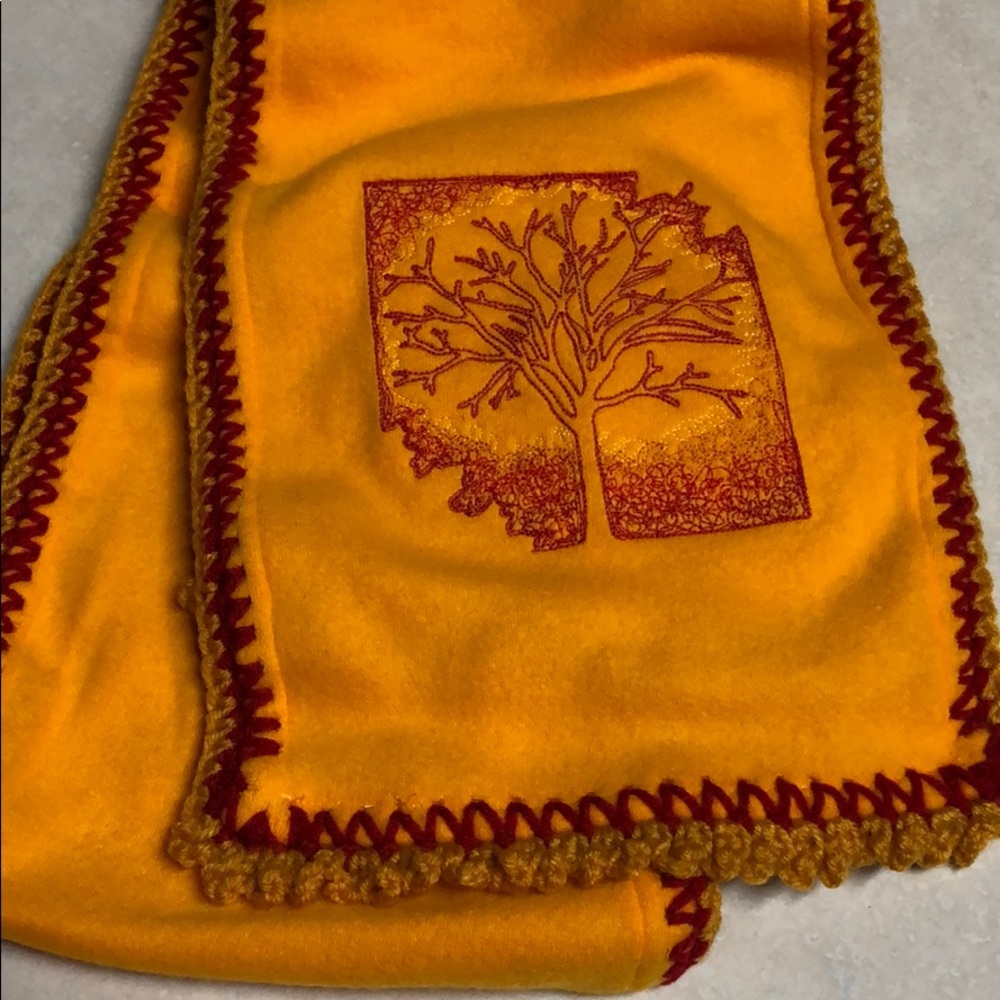 SALE 🌟Fall Tree Scarf 🌳